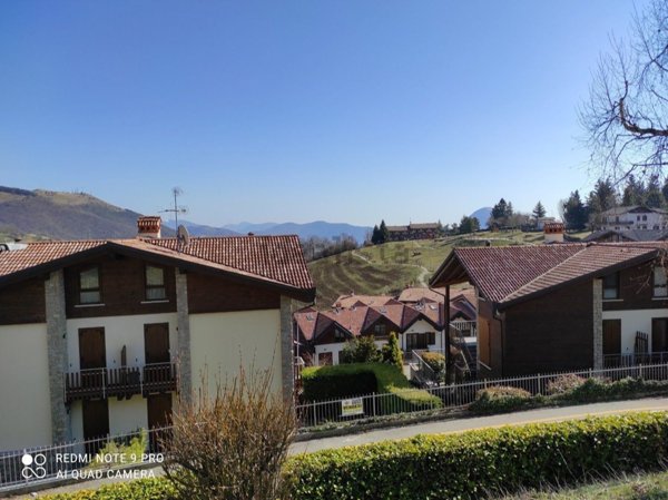 appartamento in vendita a Selvino