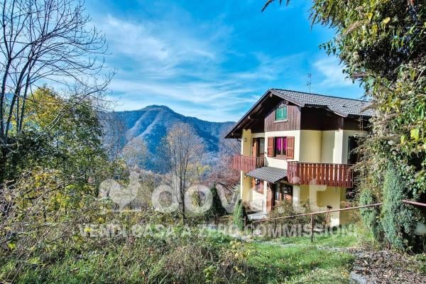 casa indipendente in vendita a Selvino