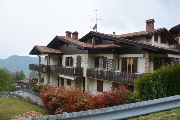 appartamento in vendita a Selvino