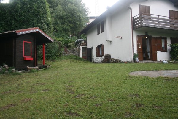 appartamento in vendita a Selvino