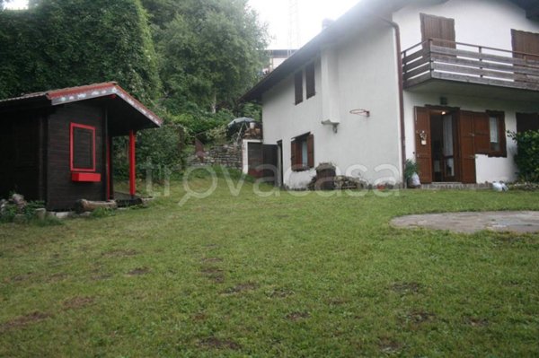 appartamento in vendita a Selvino