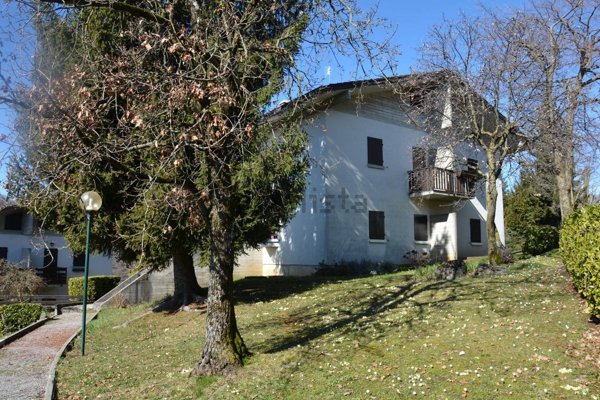 appartamento in vendita a Selvino