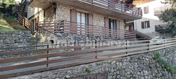 appartamento in vendita a Selvino