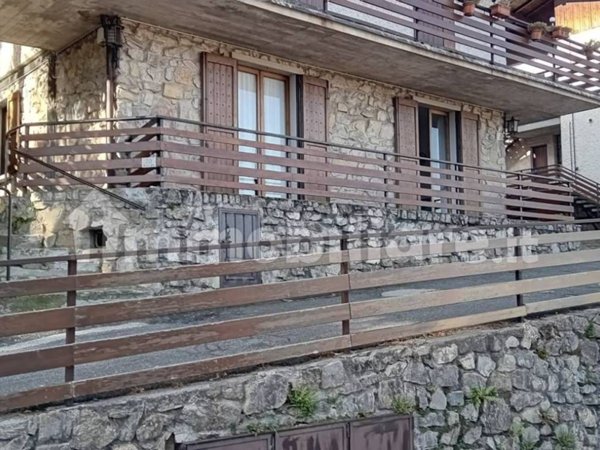 appartamento in vendita a Selvino