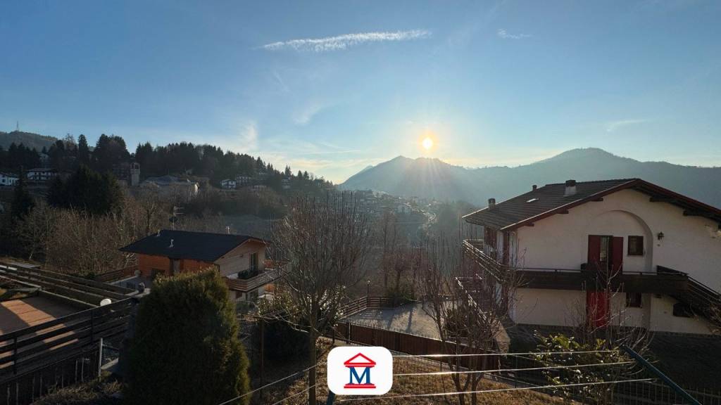 appartamento in vendita a Selvino