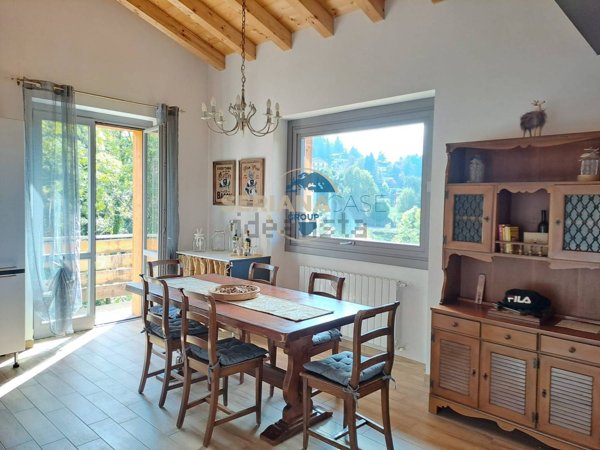 casa indipendente in vendita a Selvino