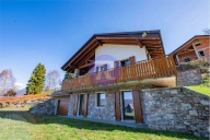 casa indipendente in vendita a Selvino