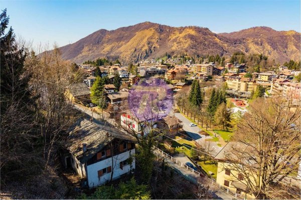 casa indipendente in vendita a Selvino