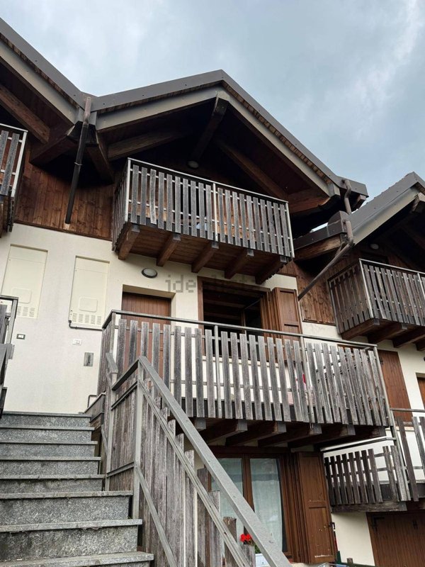 appartamento in vendita a Selvino