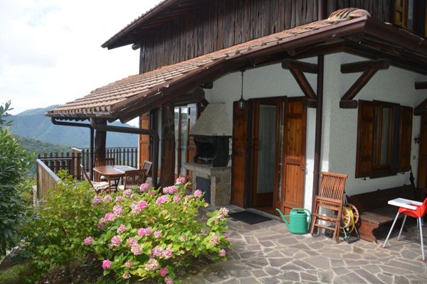 casa indipendente in vendita a Selvino