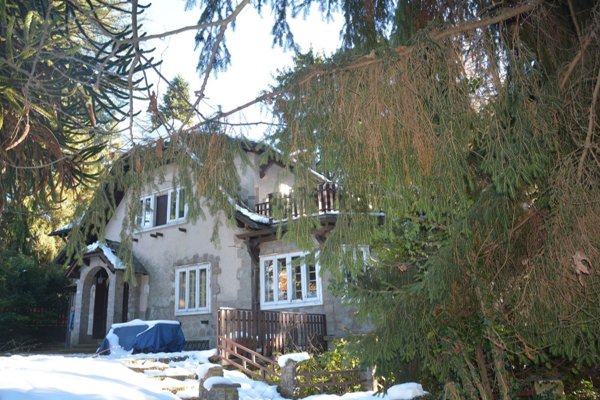 casa indipendente in vendita a Selvino