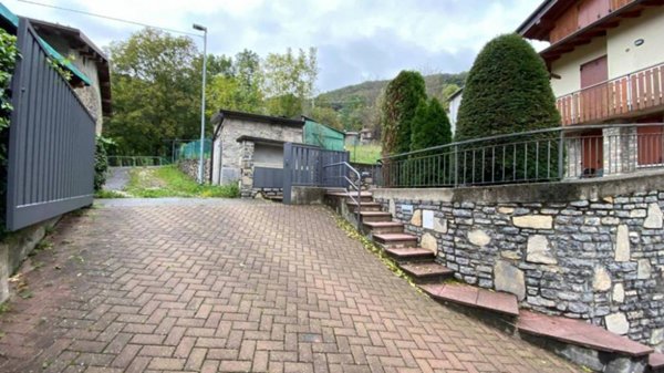 appartamento in vendita a Selvino