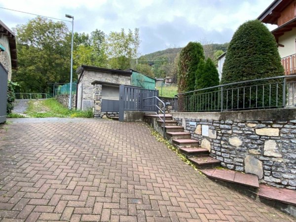 appartamento in vendita a Selvino