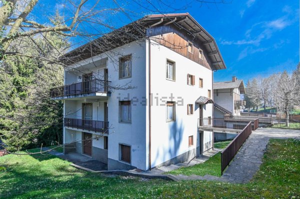 casa indipendente in vendita a Selvino