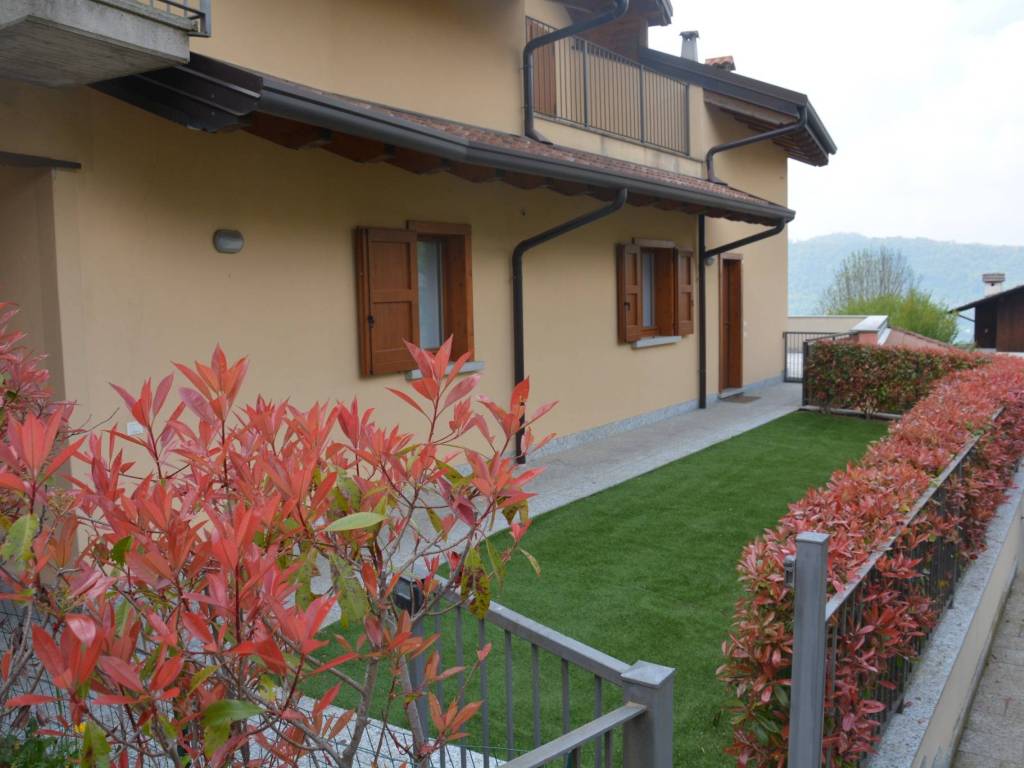 appartamento in vendita a Selvino