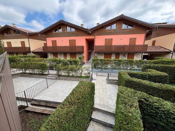appartamento in vendita a Selvino