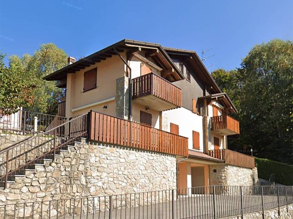 appartamento in vendita a Selvino
