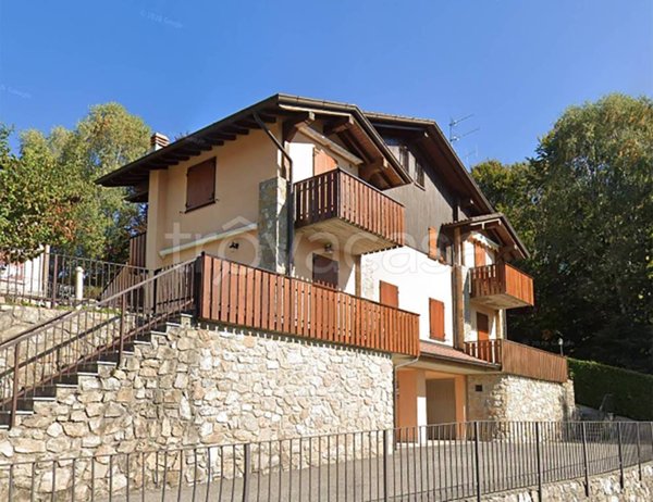 appartamento in vendita a Selvino