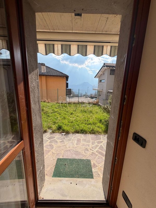 appartamento in vendita a Selvino