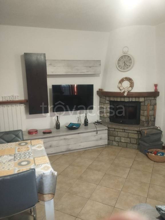 casa indipendente in vendita a Selvino
