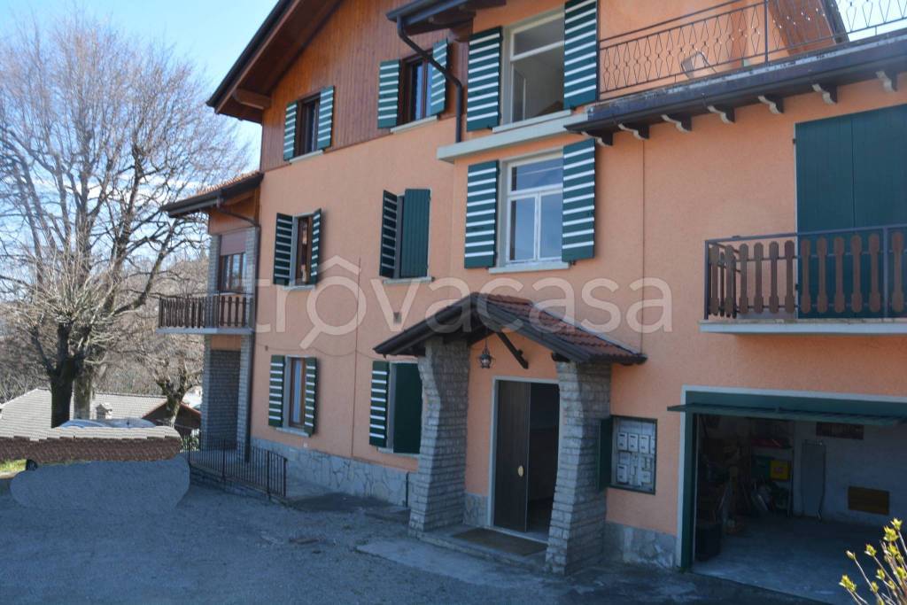 appartamento in vendita a Selvino