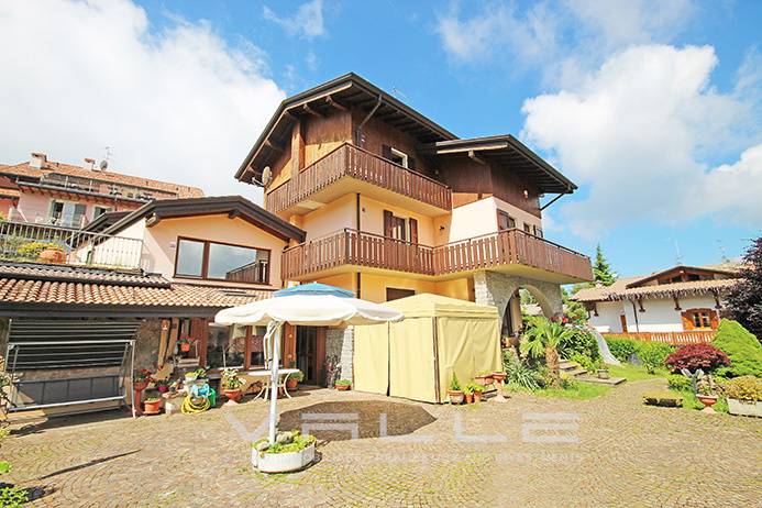 casa indipendente in vendita a Selvino