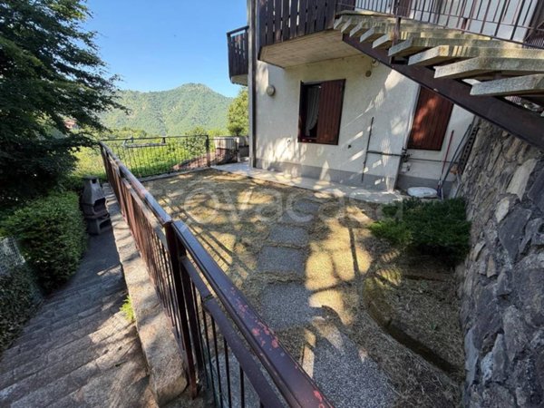 appartamento in vendita a Selvino