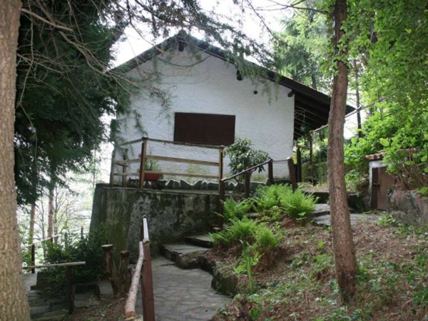 casa indipendente in vendita a Selvino