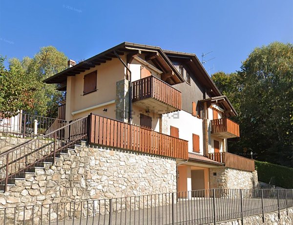 appartamento in vendita a Selvino