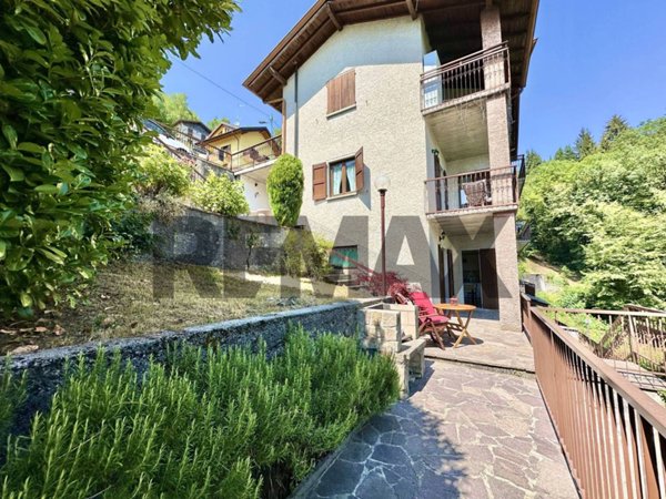 appartamento in vendita a Selvino
