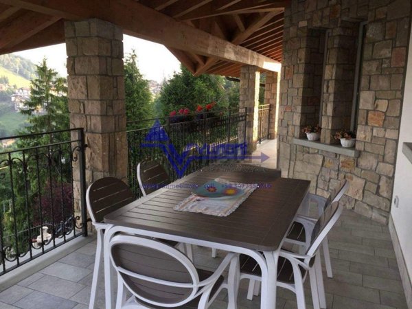 casa indipendente in vendita a Selvino