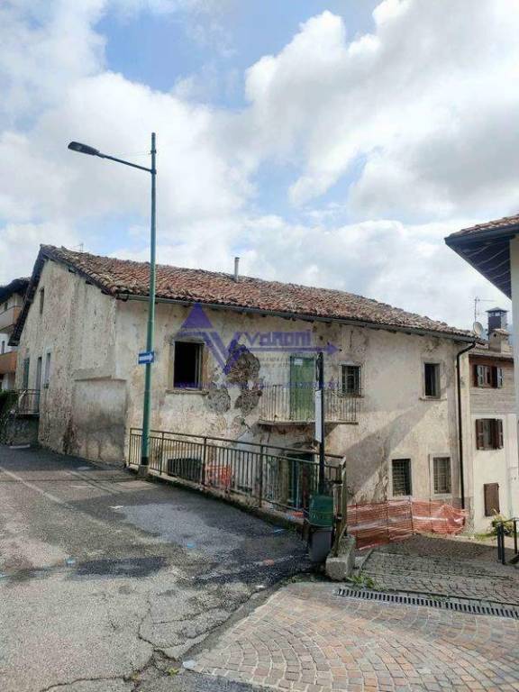 casa indipendente in vendita a Selvino