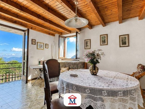 appartamento in vendita a Selvino