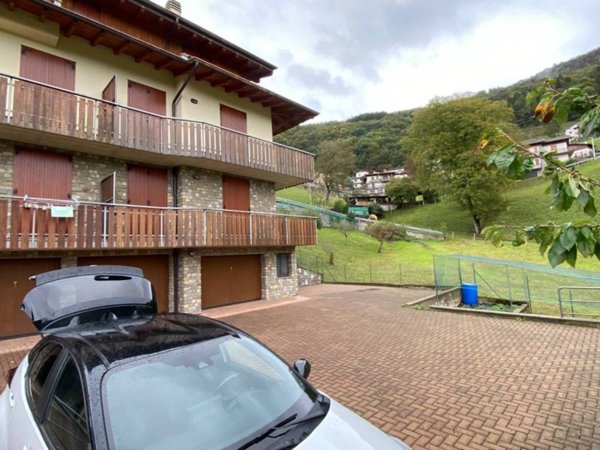 appartamento in vendita a Selvino