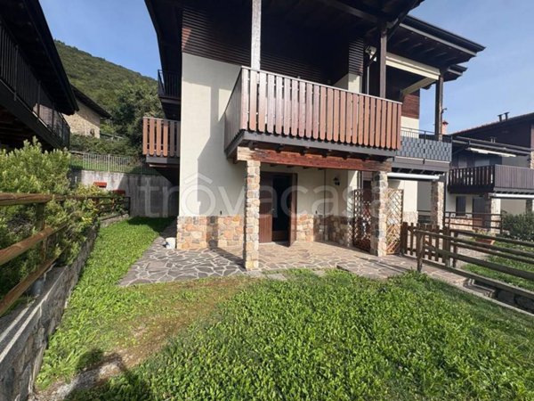appartamento in vendita a Selvino