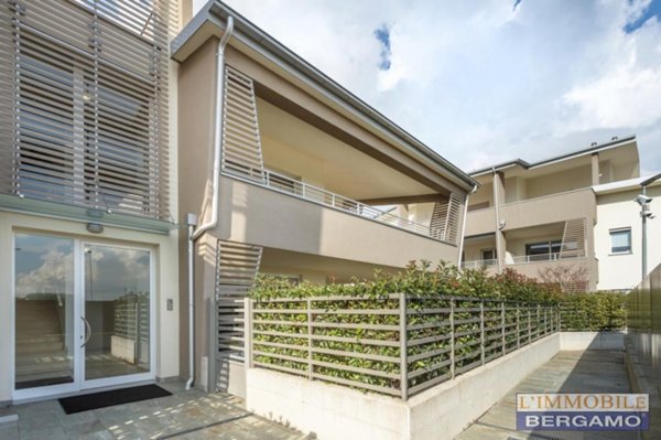 appartamento in vendita a Seriate in zona Paderno