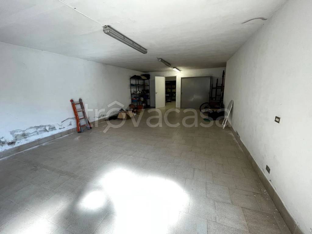 appartamento in vendita a Seriate in zona Paderno