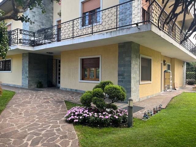 casa indipendente in vendita a Seriate