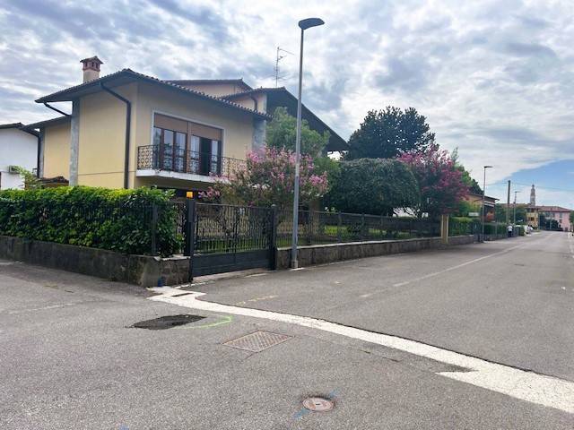 casa indipendente in vendita a Seriate