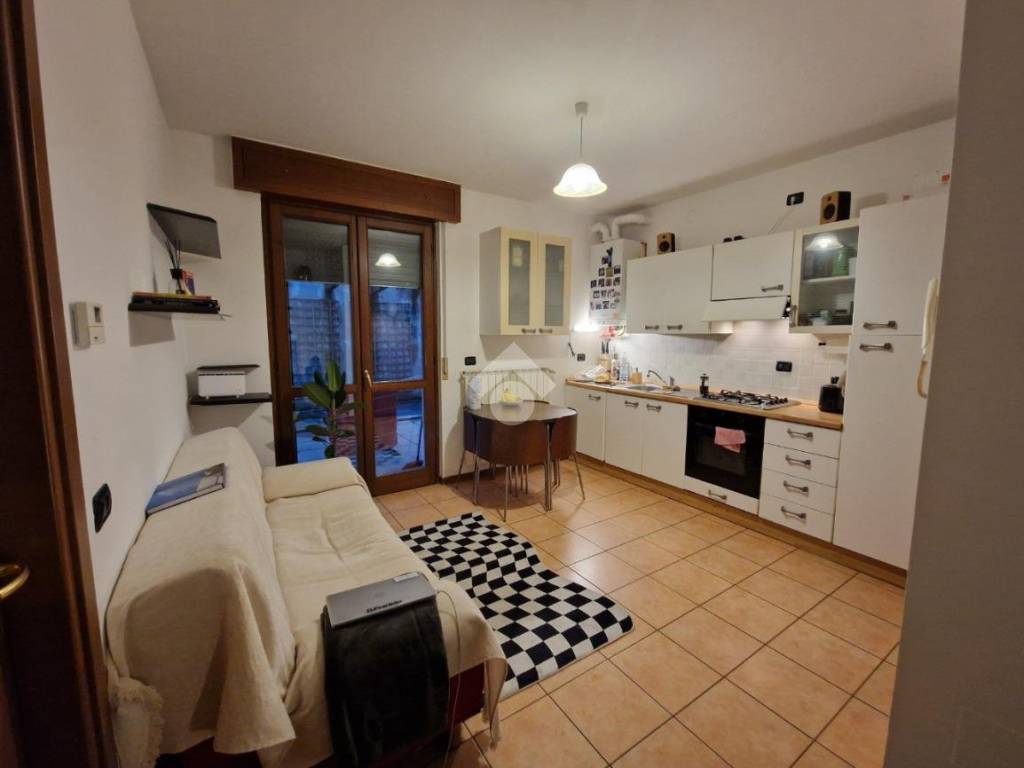 appartamento in vendita a Seriate in zona Cassinone