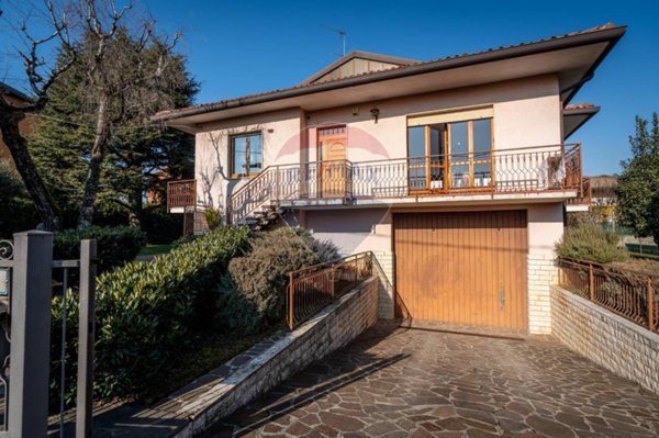 casa indipendente in vendita a Seriate