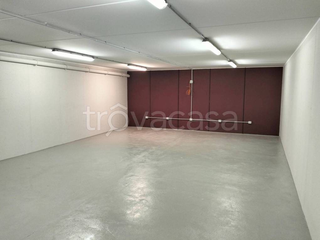 locale di sgombero in vendita a Seriate
