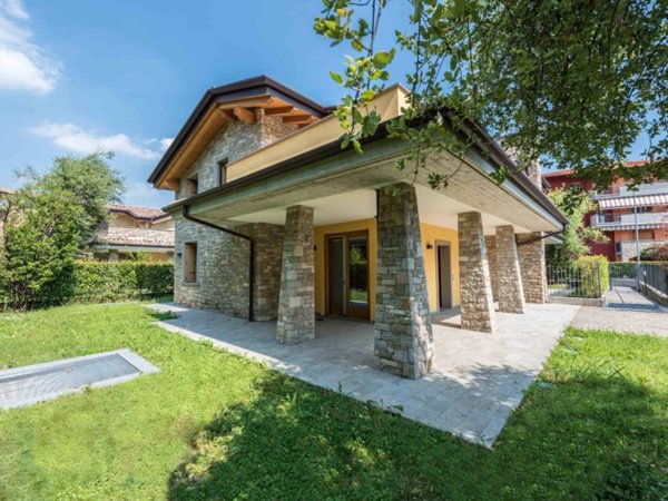 casa indipendente in vendita a Seriate