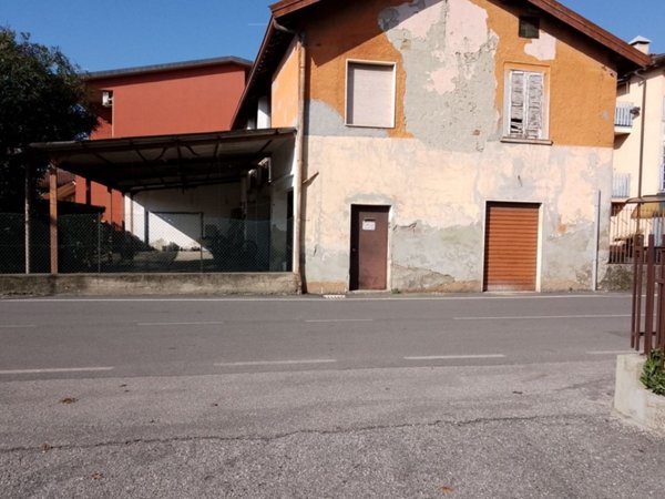 casa indipendente in vendita a Seriate