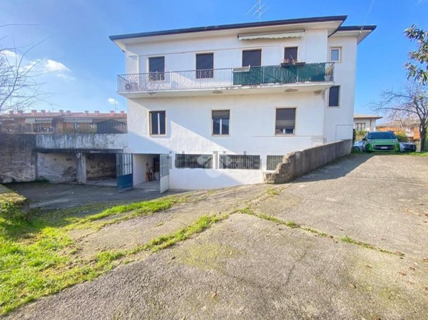 locale di sgombero in vendita a Seriate
