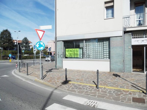locale commerciale in vendita a Seriate