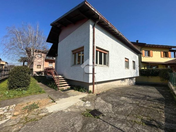 casa indipendente in vendita a Seriate in zona Paderno