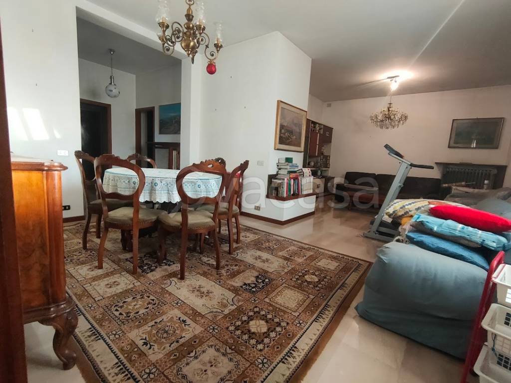 casa indipendente in vendita a Seriate