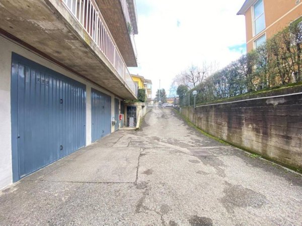 locale commerciale in vendita a Seriate