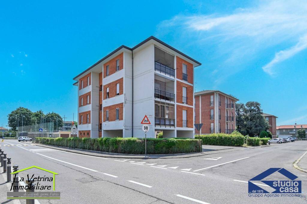 appartamento in vendita a Seriate in zona Paderno